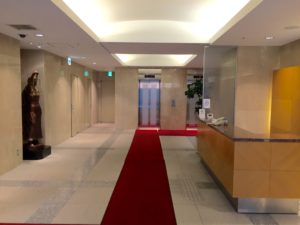 虎ノ門法曹ビル　テミス像　内